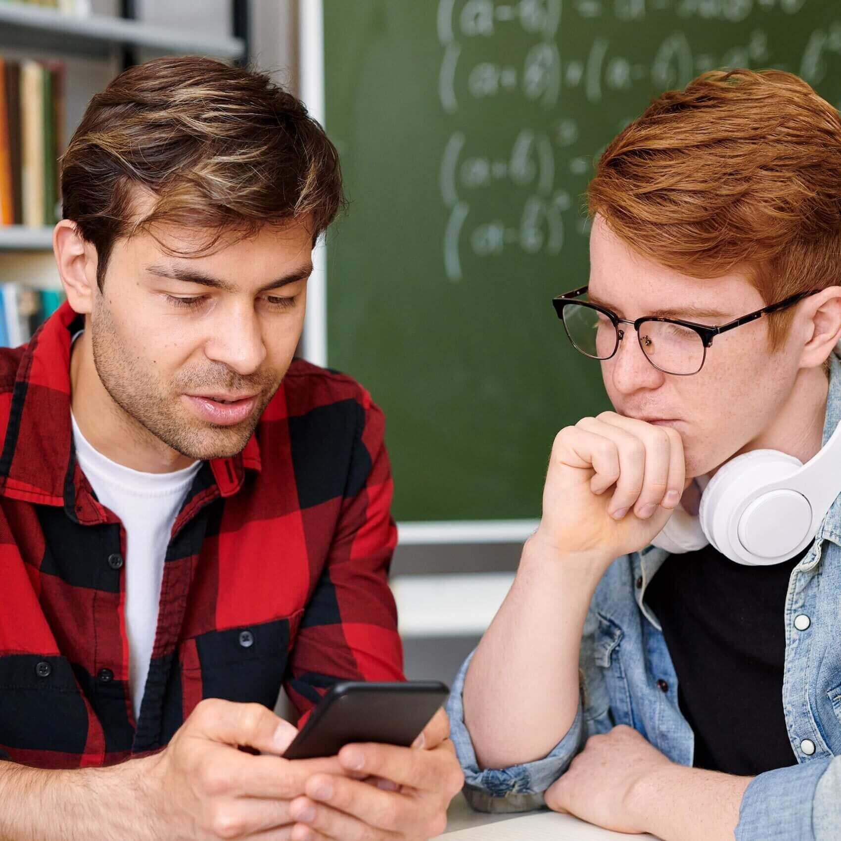 Help students learn on the go using a top mobile learning platform.